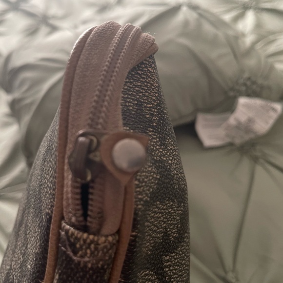 Yves Saint Laurent Giraffe Print Cosmetic Bag - Picture 3 of 11